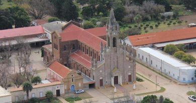 Col. Vignaud: La gente ya peregrina al Santuario de Marìa Auxiliadora Col. Vignaud: La gente ya peregrina al Santuario de Marìa Auxiliadora