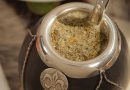 ¿Genialidad o peligro? El truco viral para calentar agua del mate que generó polémica