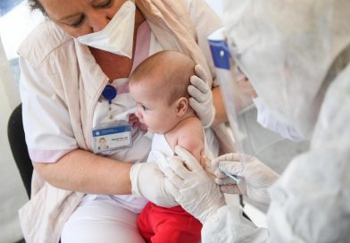 Continúa la Vacunación Covid a menores de 6 meses a 3 años de edad