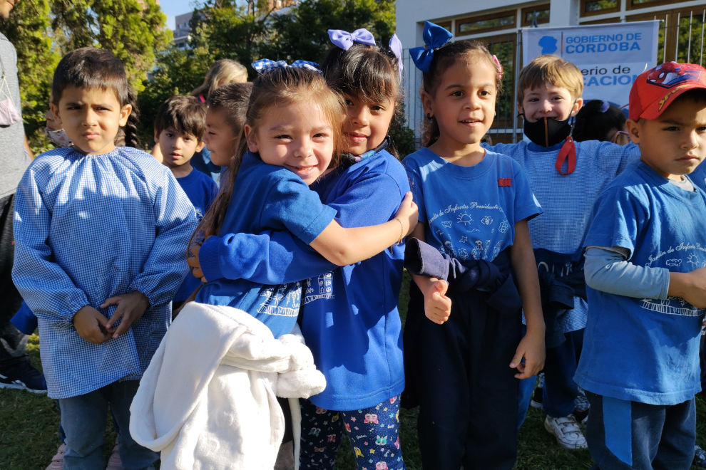 BIENVENIDA LA LA ESCUELITA RACING CLUB DE MONTEVIDEO ES DE