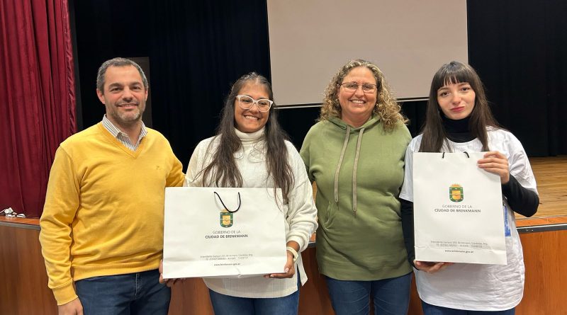 Exitosa proyección del film “La Otra Guerra”  en el Teatrillo Municipal