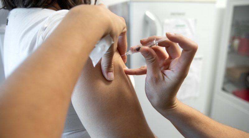 Salud recuerda que está disponible una nueva vacuna para personas gestantes