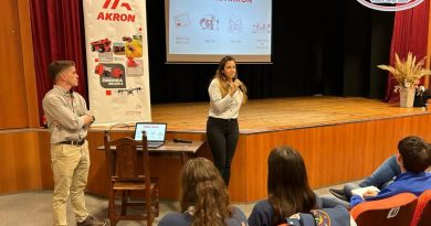 CEPJI – Alumnos de 4*, 5* y 6* del IMB participaron de charla con directivos de AKRON SA