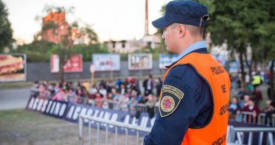 Críticas opositoras a la sobre tasa del 30% a los adicionales de Policía