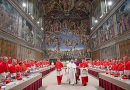 Tras la muerte de Francisco, ¿Cómo eligen al próximo Papa?