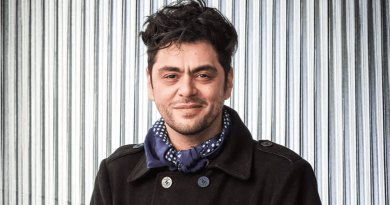 Alberto Ajaka brindará un Seminario Intensivo de Teatro en Brinkmann