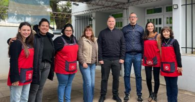 Ministro Ferreyra entregó mobiliario y juegos para Jardines de Infantes de Morteros