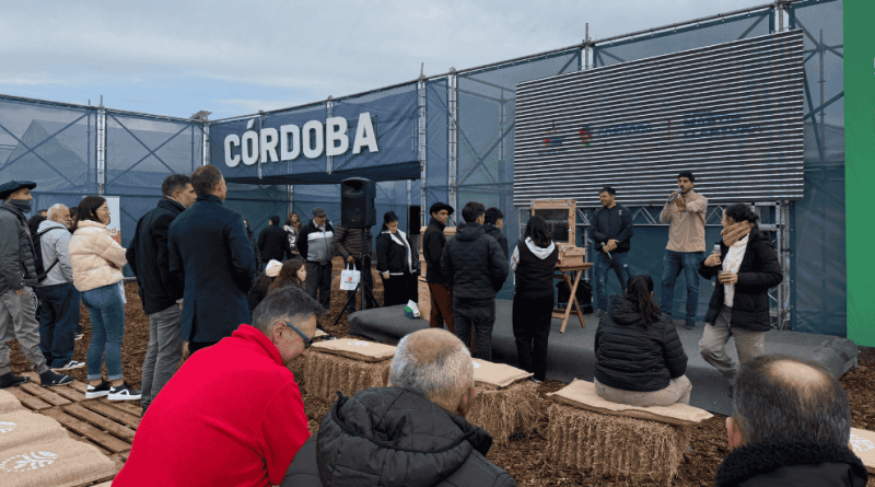 Comenzó Agroactiva 2025 con presencia institucional de Córdoba y foco en el sector apícola