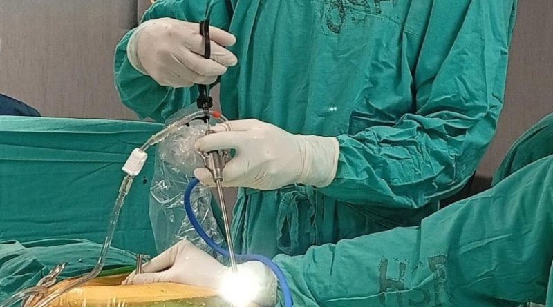 La salud pública de Córdoba incorpora cirugías endoscópicas de columna