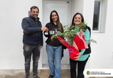 El Gobierno de Brinkmann inauguró nueva vivienda Habitar