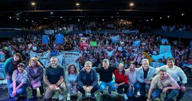 Llaryora encabezó un encuentro con más de 5.500 trabajadores de la economía popular