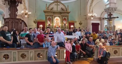 Col. Vignaud: Unas 300 personas en el Reencuentro por los 50 años de Educación Agropecuaria en el IAS