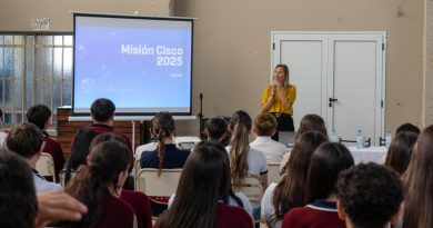 Estudiantes de secundaria podrán acceder a cursos de tecnología como parte de su formación práctica