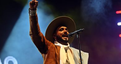 Llega Lázaro Caballero a Morteros a «La Peña» de La Base Producciones