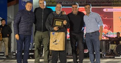 El Festival reconoció a Erio Teiler por los 30 años del programa «Desde Adentro» en La Radio 102.9