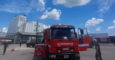 Bomberos de Freyre trabajaron en el incendio de un transformador en la planta de Manfrey