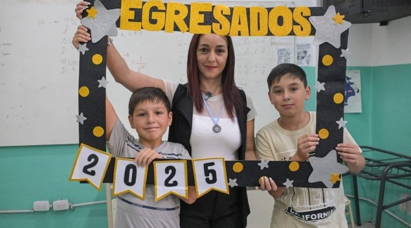 En 2025 más de 7 mil jóvenes y adultos finalizaron sus estudios primarios y secundarios