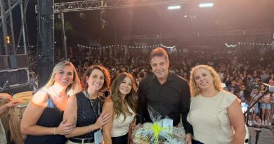 Clari Merlo fue elegida representante Samay Yasí en el cierre de los Carnavales de Suardi con Magui Olave