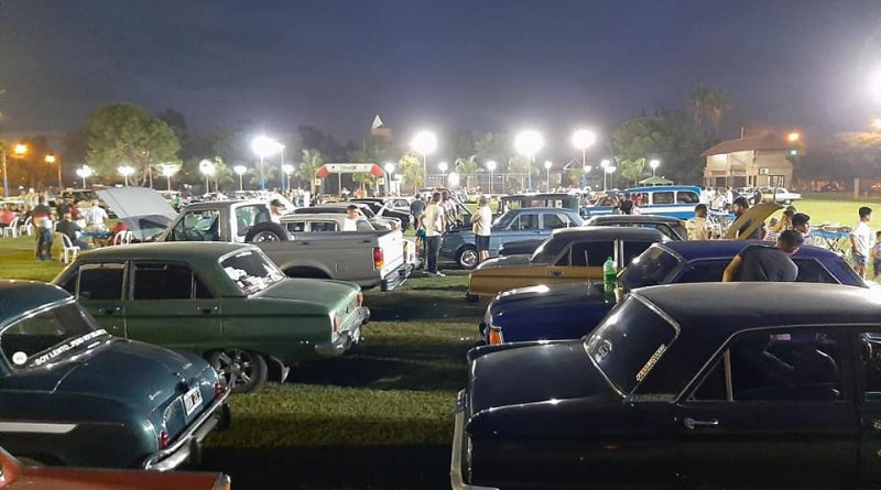 Morteros celebra los 90 años de Heriberto Pronello y el 10° Encuentro Nocturno de Autos Antiguos