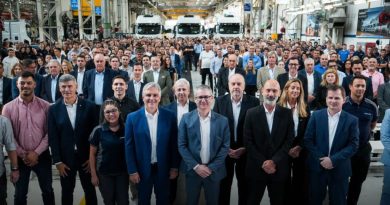 Llaryora pidió defender la industria nacional y exigió igualdad de condiciones para competir