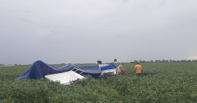 Avioneta que realizaba fumigación en campo entre Chipión y Col Marina cayó al suelo